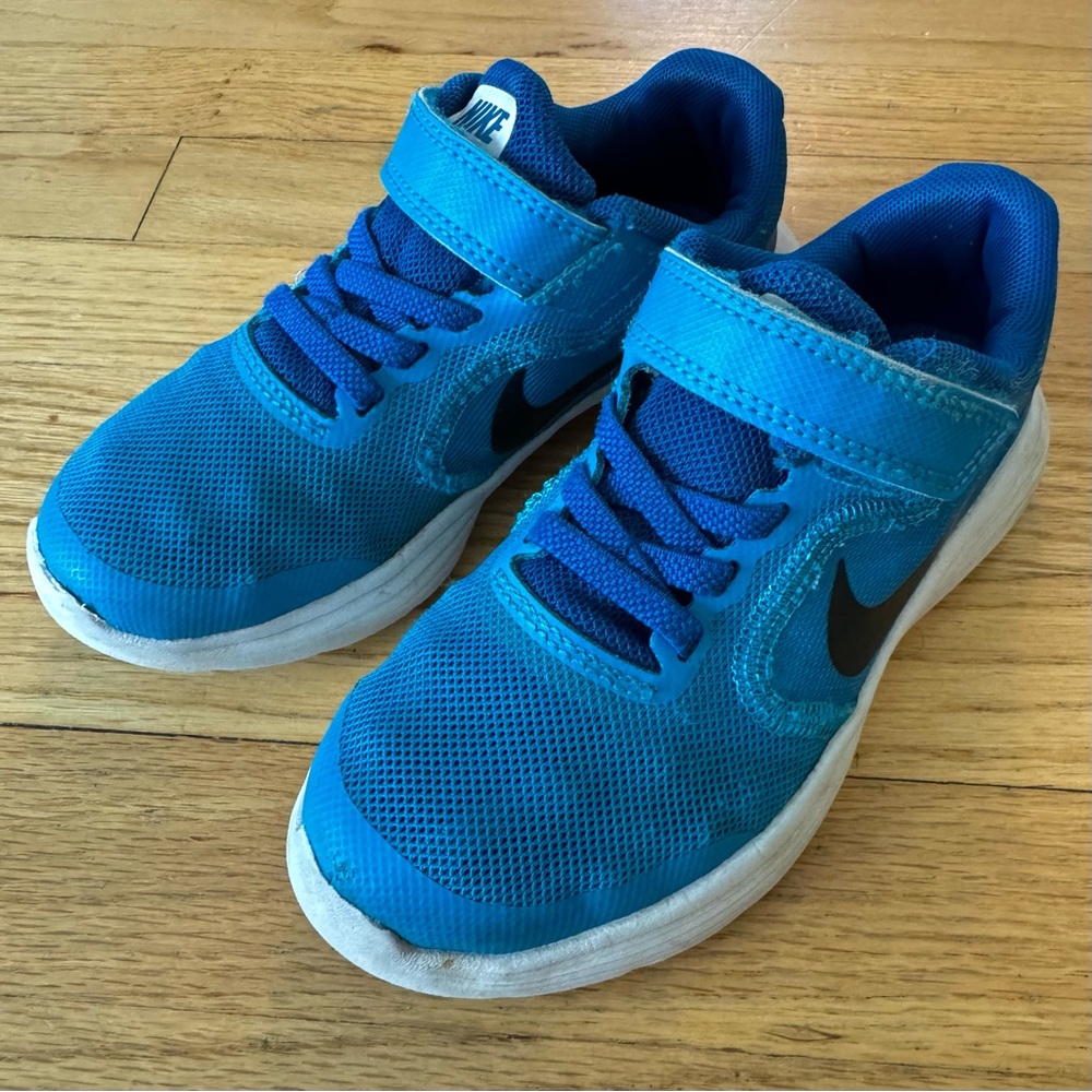 🪼 VGUC Nike Velcro Toddler/Little Kid Sneakers • Size 10.5